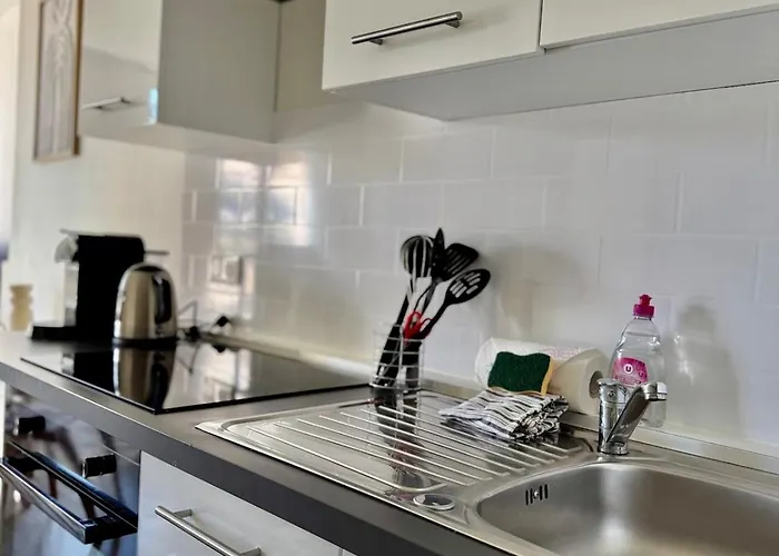 Lumineux Avec Vue Sur Les Clochers Caen